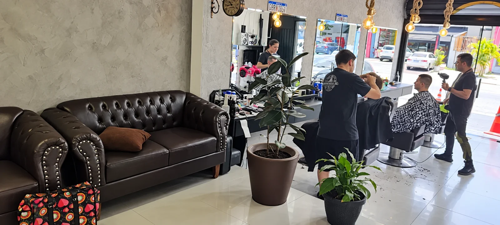 Área de espera da Barbearia AV1